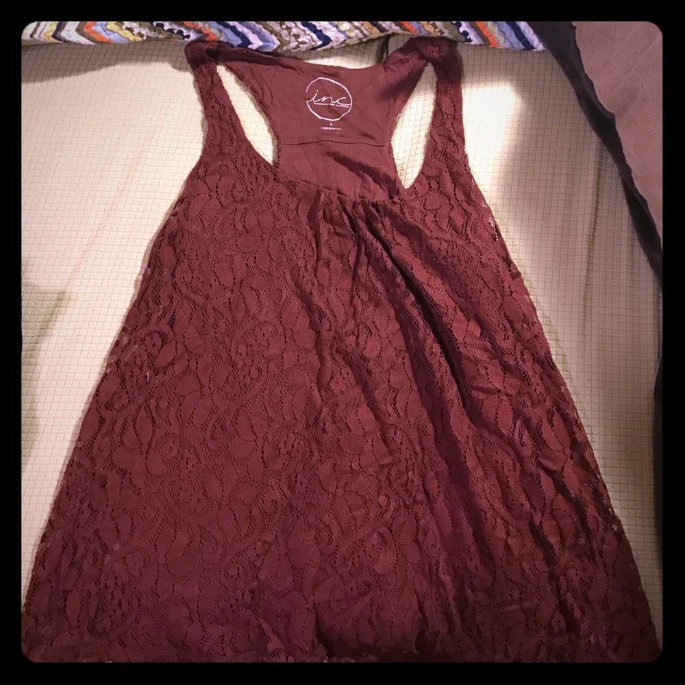Cute flowy maroon lace INC tank